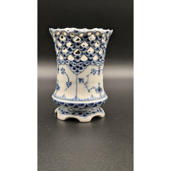 Royal Copenhagen Denmark Blue Fluted Full Lace Cigar Cup 1016 - Picture 6 of 8